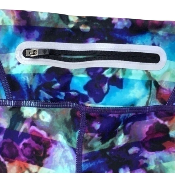 Athleta Multicolored Crop Pants Size XS - Picture 9 of 9